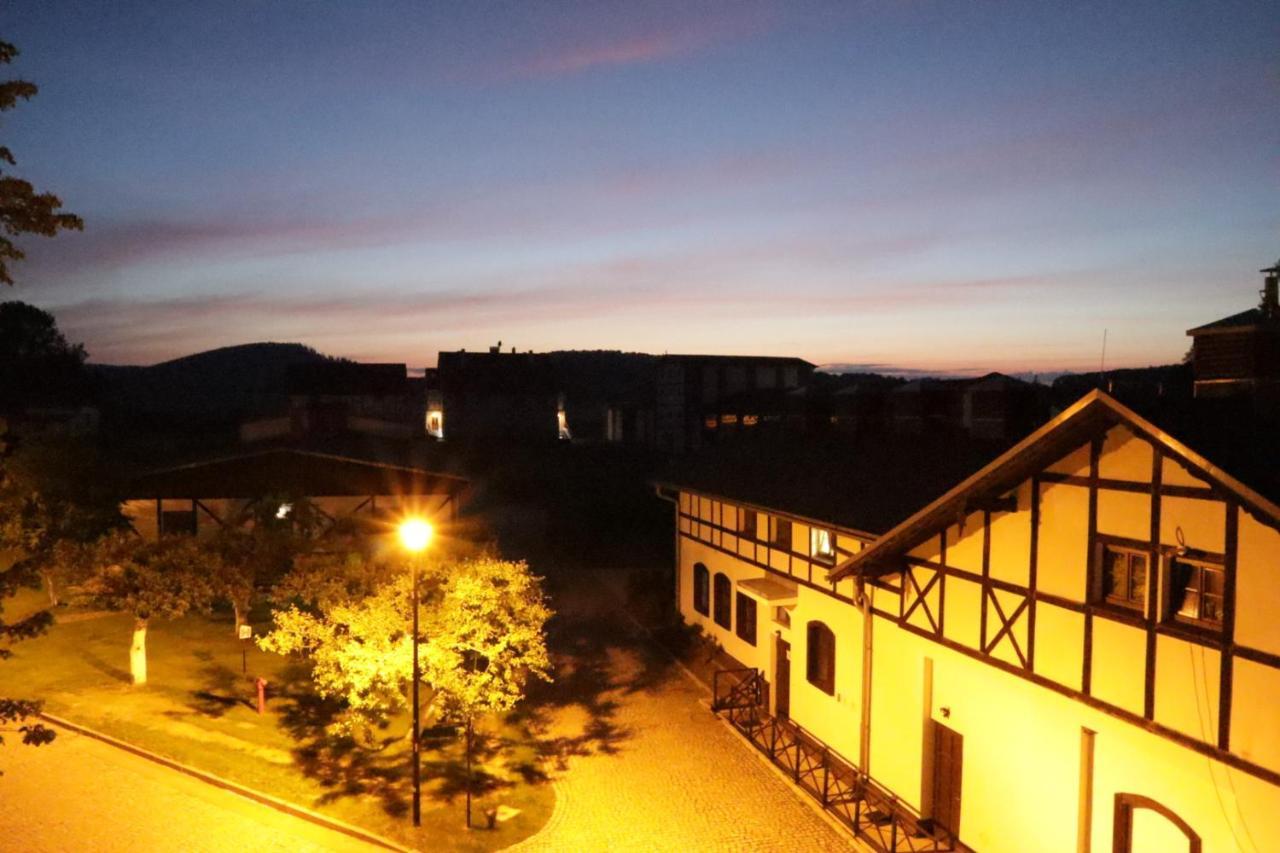 Dworzysko Hotel Szczawno-Zdroj Buitenkant foto