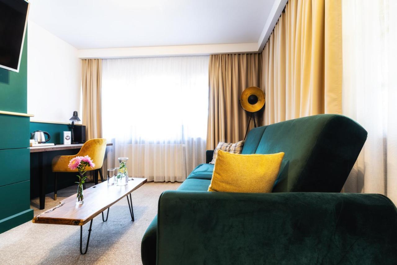 Dworzysko Hotel Szczawno-Zdroj Buitenkant foto