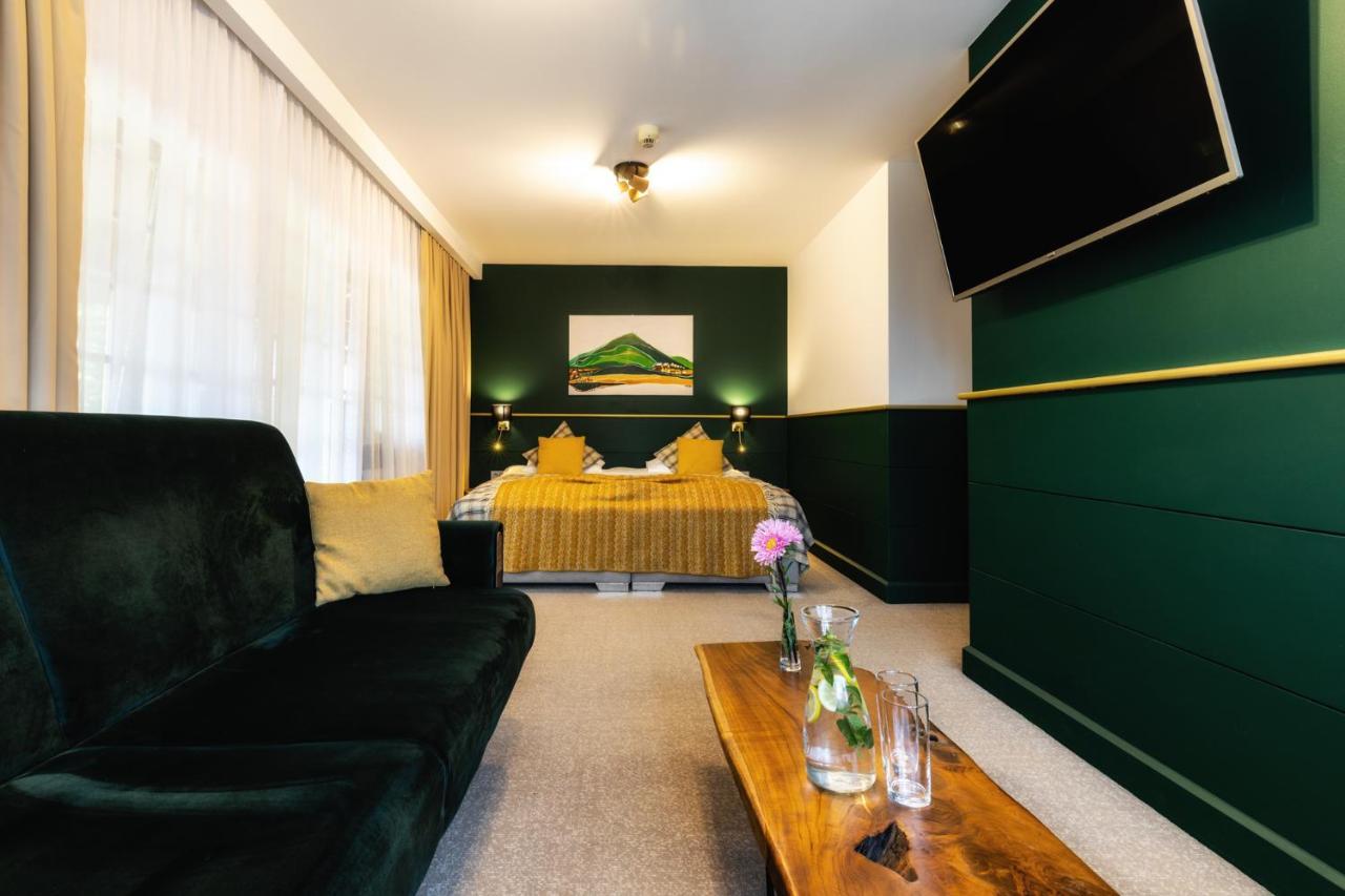 Dworzysko Hotel Szczawno-Zdroj Buitenkant foto