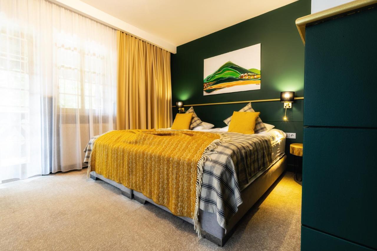Dworzysko Hotel Szczawno-Zdroj Buitenkant foto