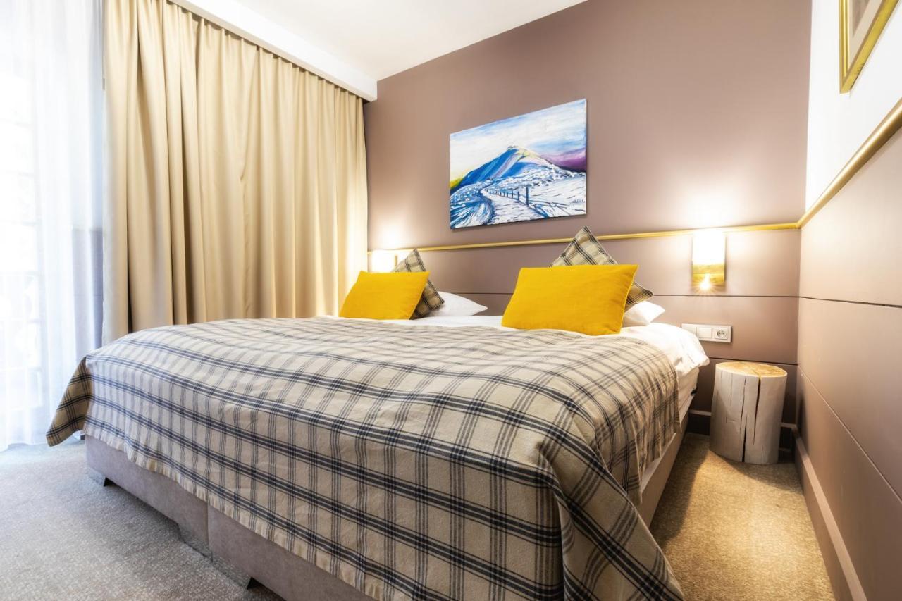 Dworzysko Hotel Szczawno-Zdroj Buitenkant foto