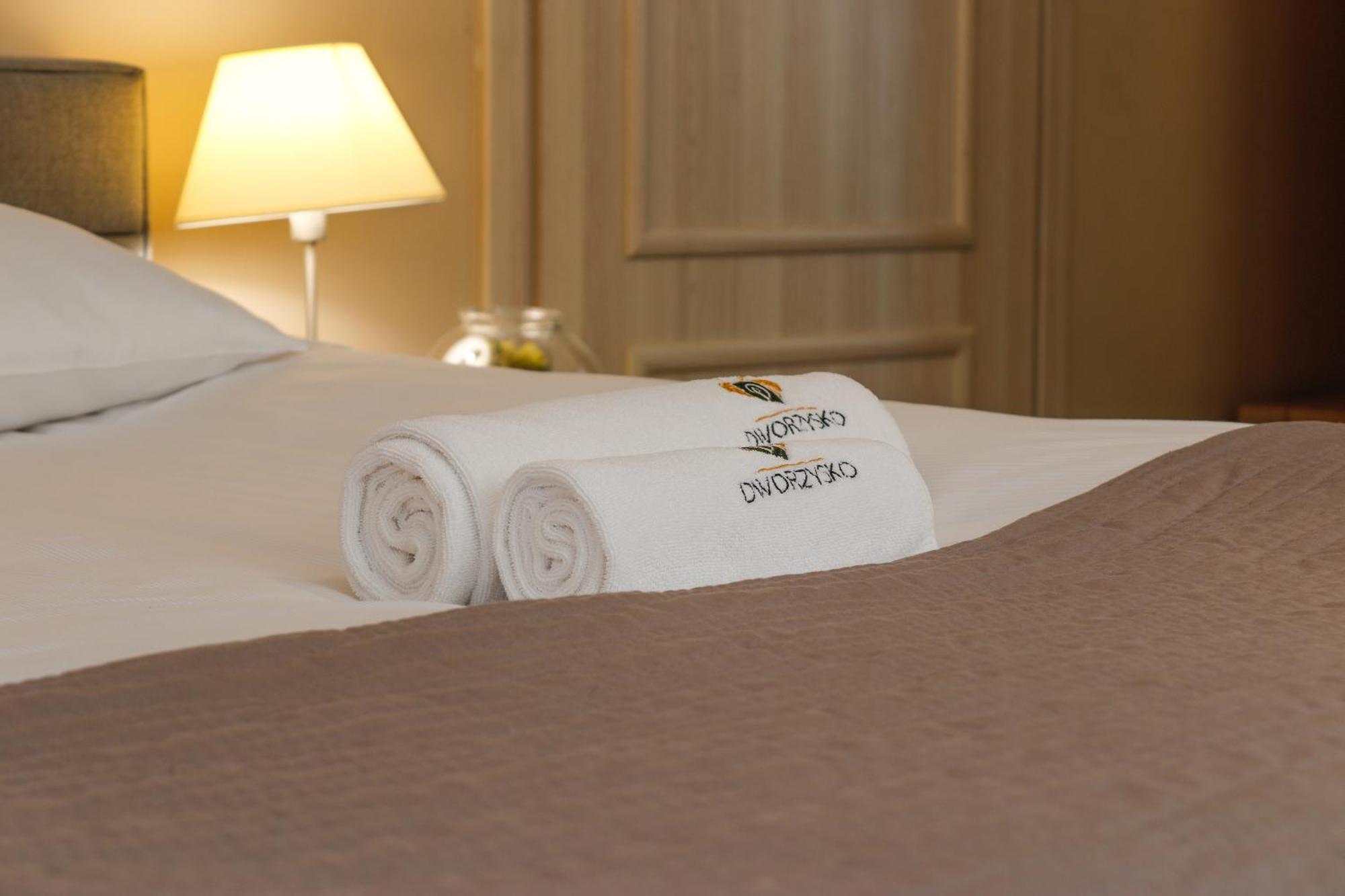 Dworzysko Hotel Szczawno-Zdroj Buitenkant foto